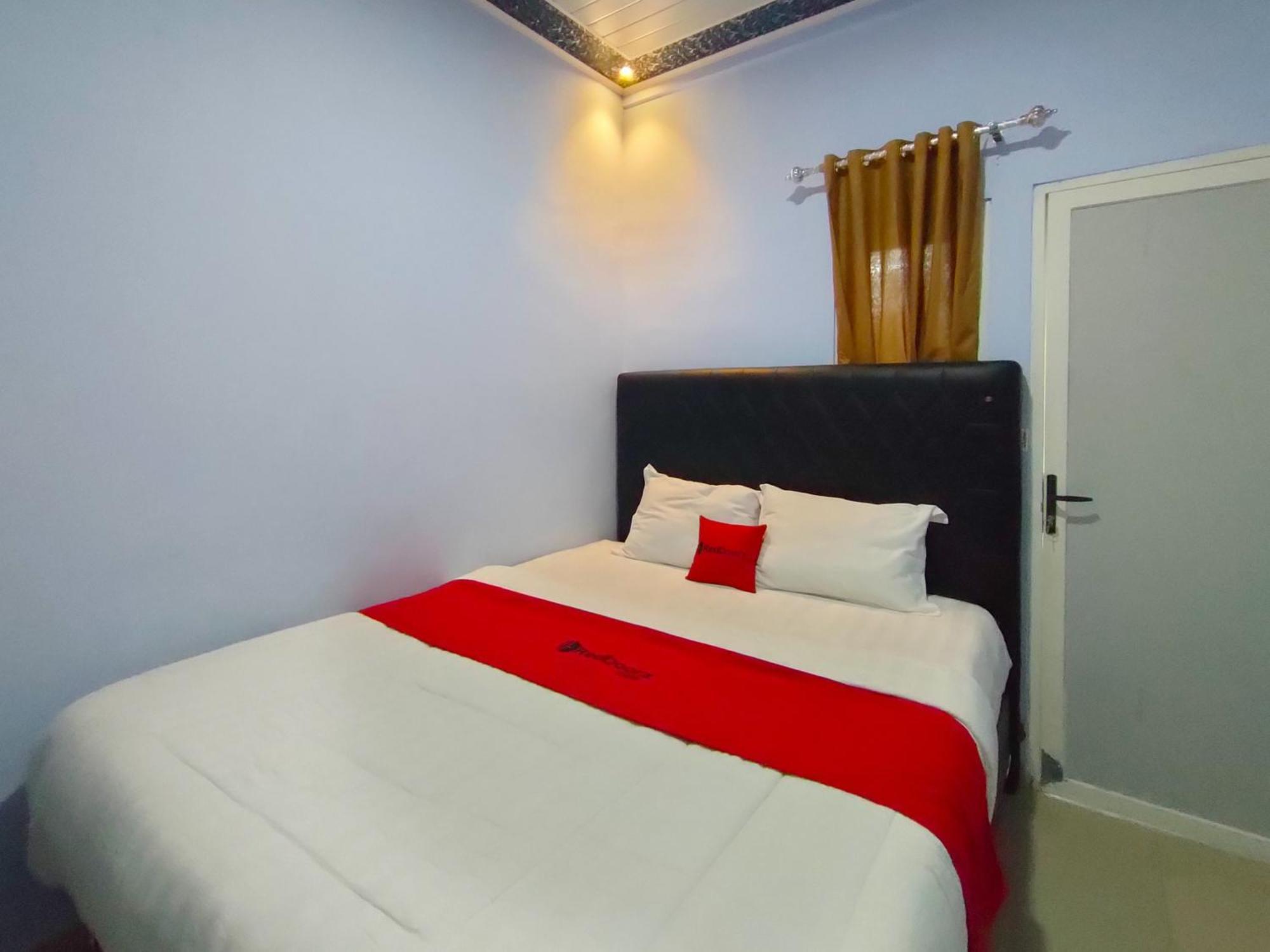 Hotel Reddoorz Syariah Near Stasiun Wates à Wates  Extérieur photo
