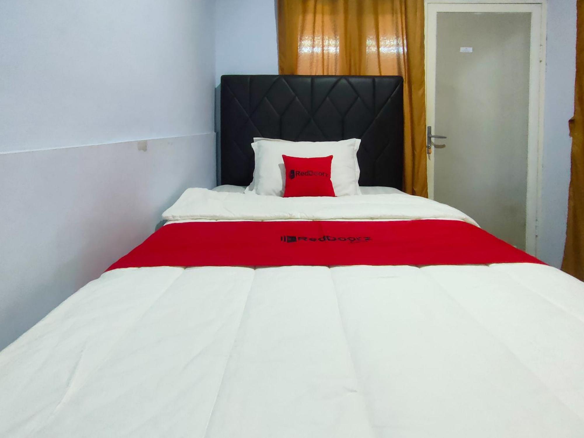 Hotel Reddoorz Syariah Near Stasiun Wates à Wates  Extérieur photo