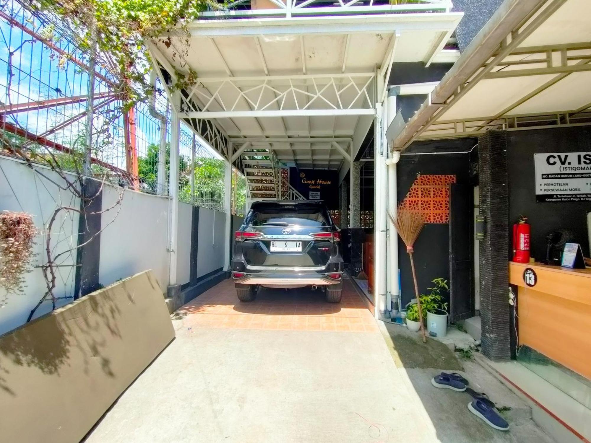 Hotel Reddoorz Syariah Near Stasiun Wates à Wates  Extérieur photo